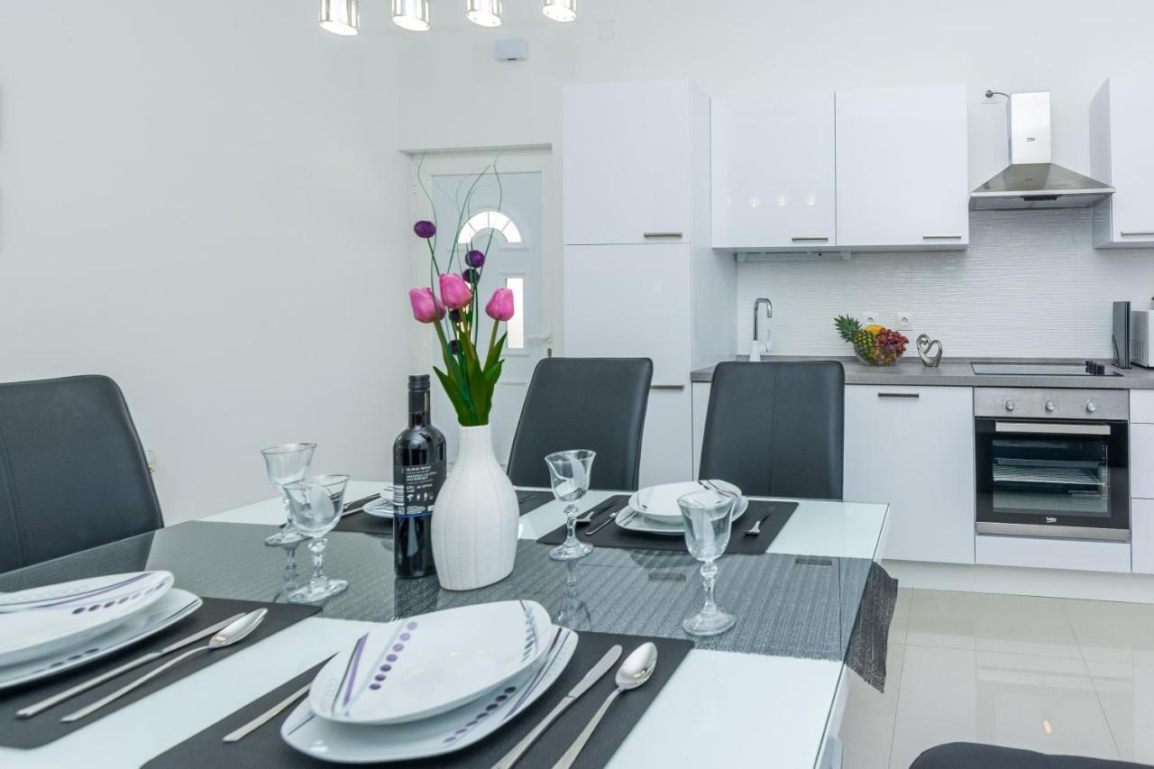 Apartments Marko Sukošan المظهر الخارجي الصورة
