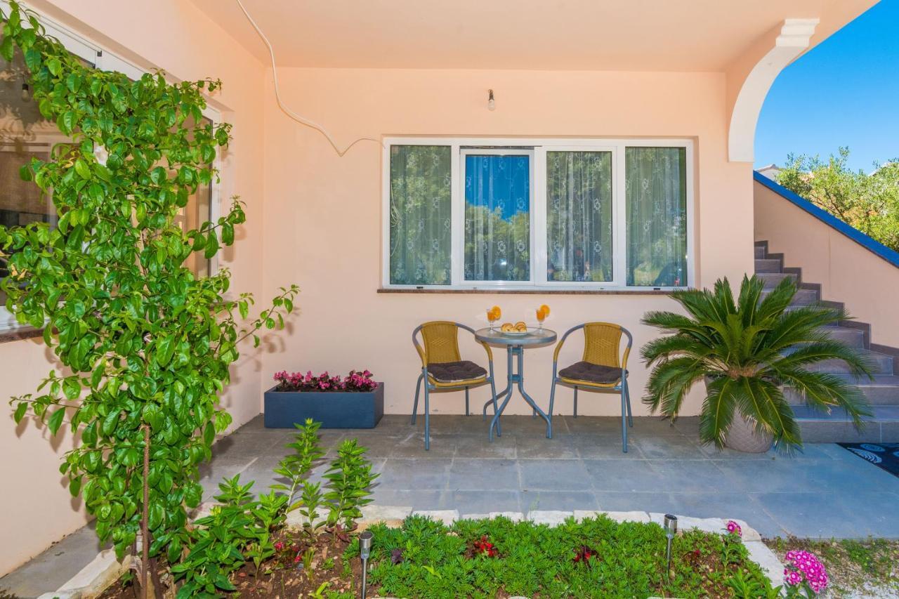 Apartments Marko Sukošan المظهر الخارجي الصورة